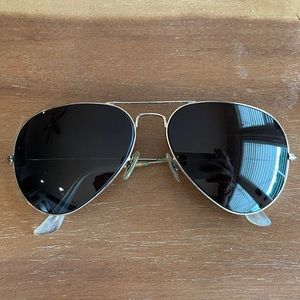 Ray-Ban Aviator Classic Sunglasses RB3025 - Gold
